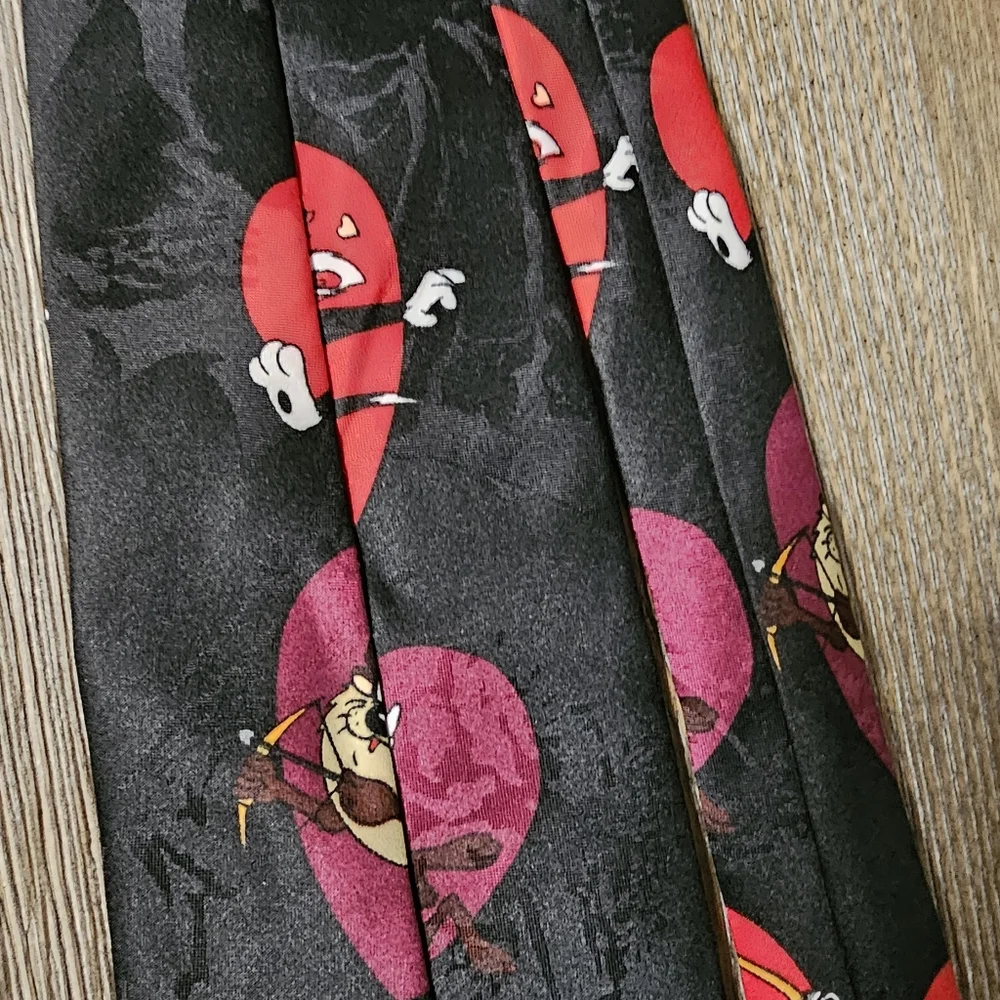 Looney Toons man's Valentine‎ tie. 100% polyester. vintage 1996
